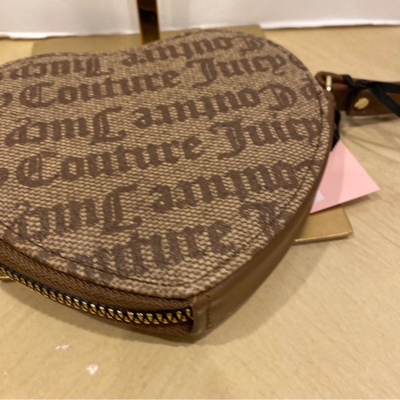 JUICY COUTURE Brown HEART ZIP WRISTLET WALLET - Picture 6 of 7